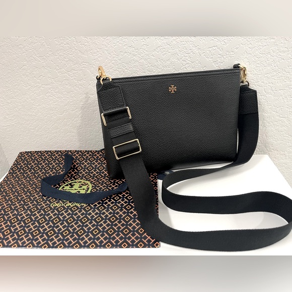 Tory Burch Handbags - Tory Burch Blake Swingpack crossbody